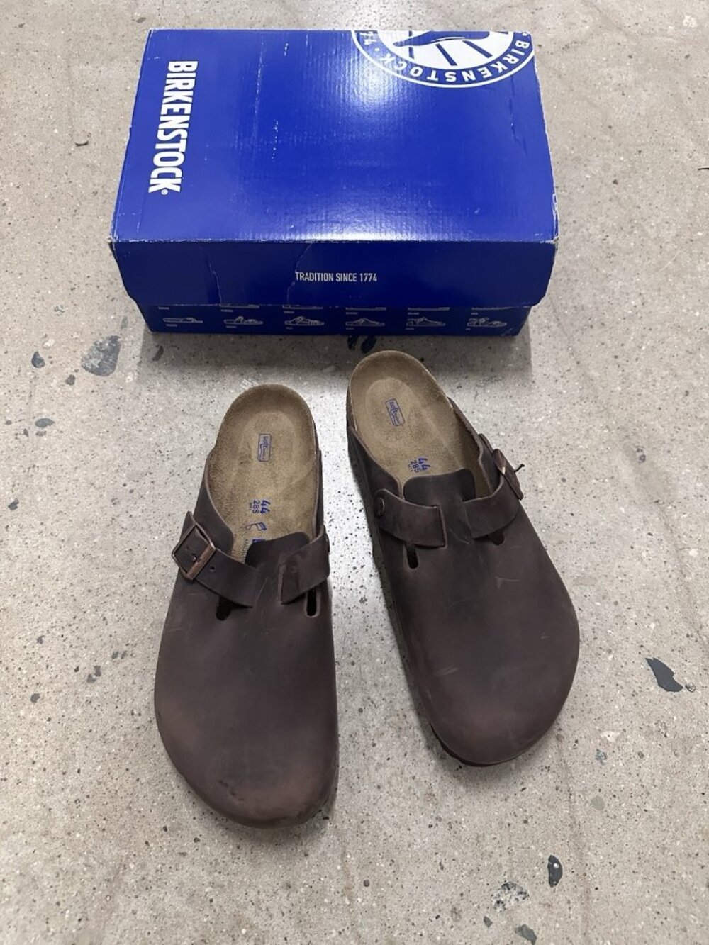 BIRKENSTOCK Boston Clog in Habana Brown Leather